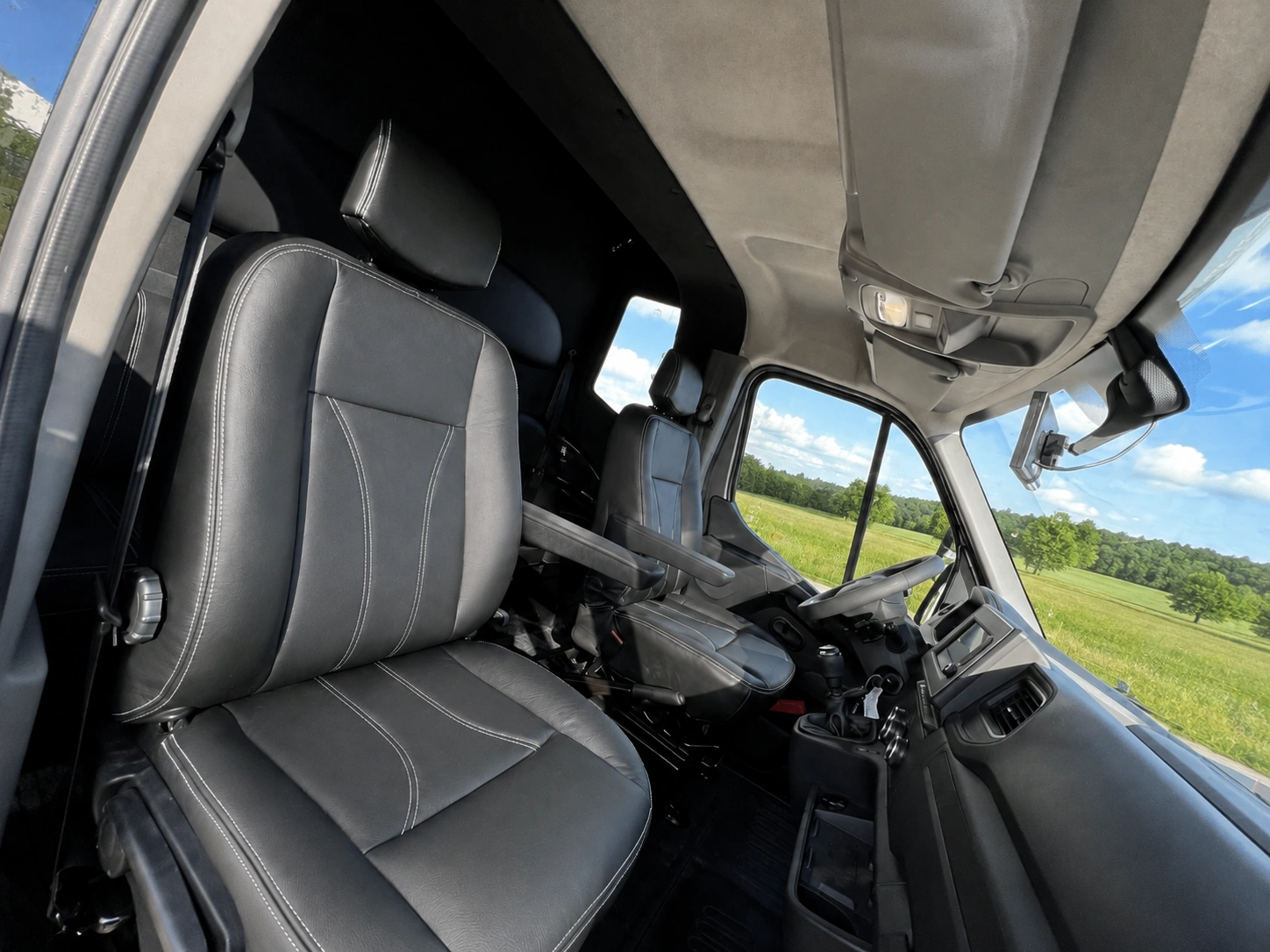 Fahrerkabine mit Sitzen